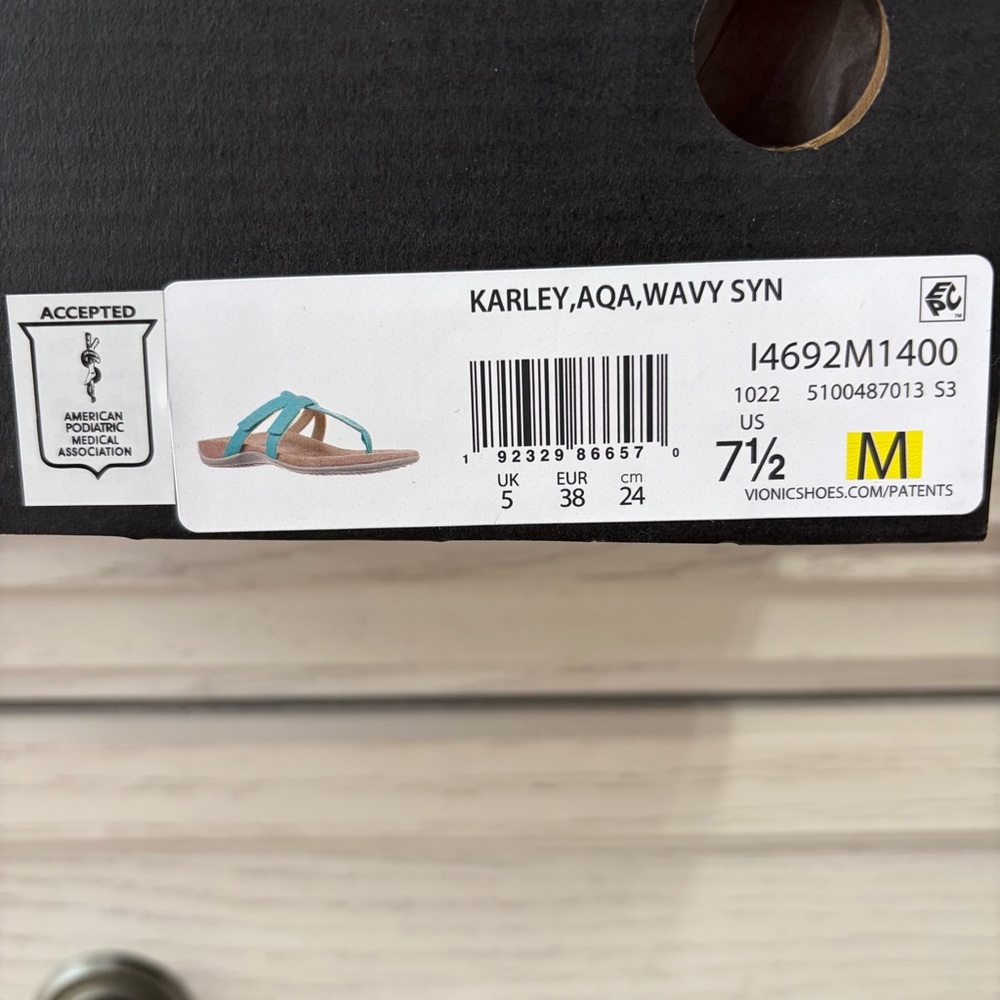 NIB Vionic Aqua Karley Sandals 7.5 Med - Picture 7 of 7